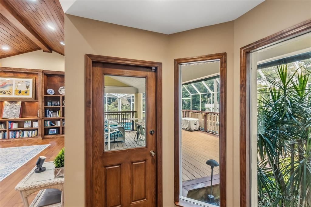 For Sale: $1,100,000 (3 beds, 2 baths, 2820 Square Feet)