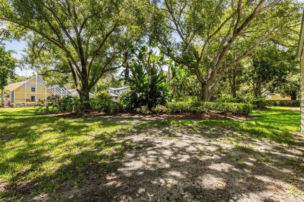 For Sale: $1,100,000 (3 beds, 2 baths, 2820 Square Feet)