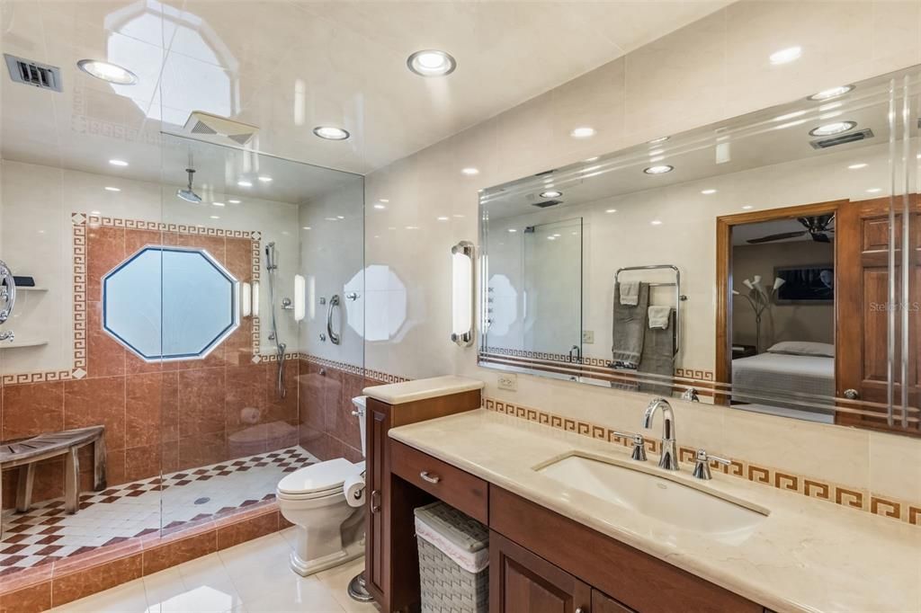 For Sale: $1,100,000 (3 beds, 2 baths, 2820 Square Feet)