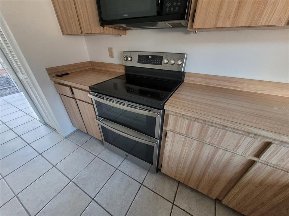En Renta: $2,825 (3 camas, 2 baños, 1787 Pies cuadrados)