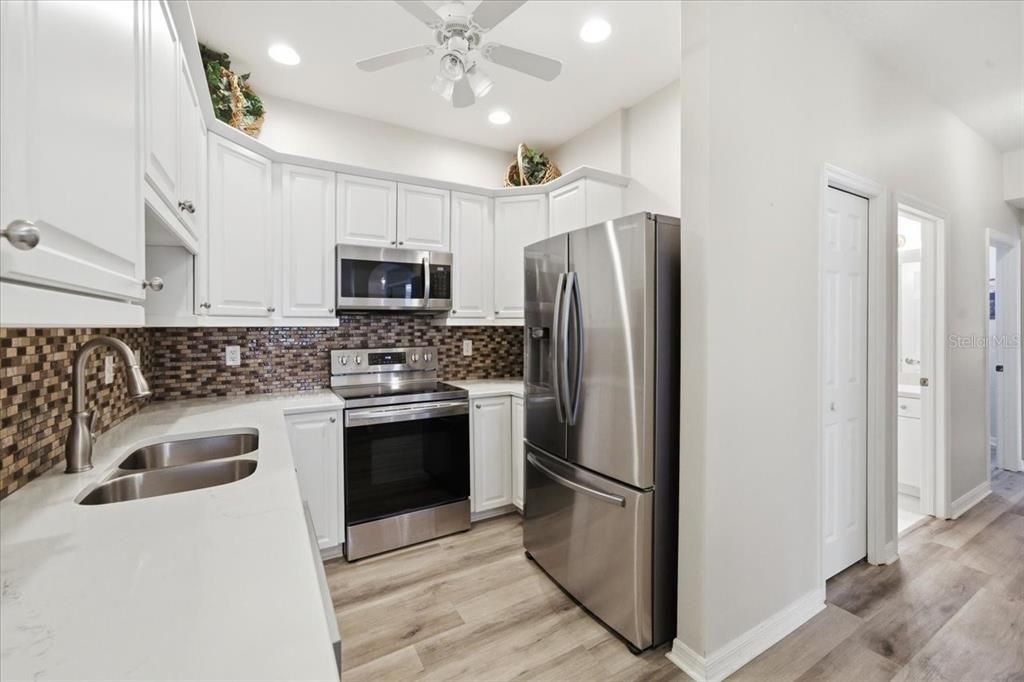 For Sale: $270,000 (2 beds, 2 baths, 1629 Square Feet)