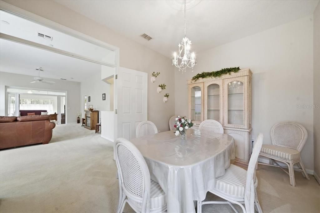 For Sale: $270,000 (2 beds, 2 baths, 1629 Square Feet)