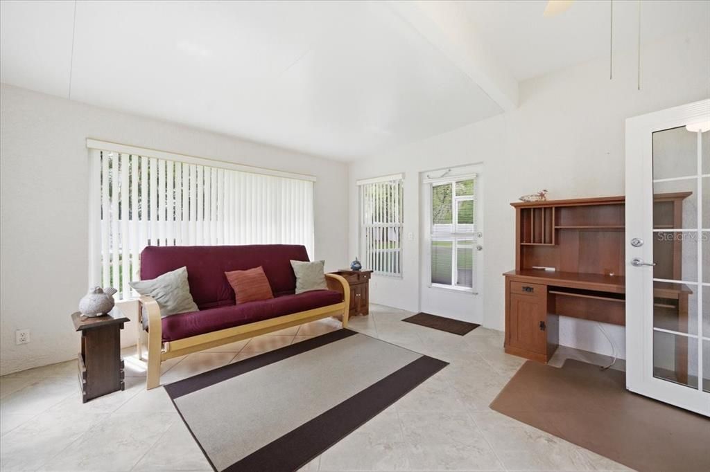 For Sale: $270,000 (2 beds, 2 baths, 1629 Square Feet)