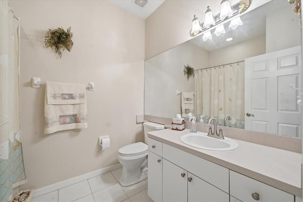 For Sale: $270,000 (2 beds, 2 baths, 1629 Square Feet)