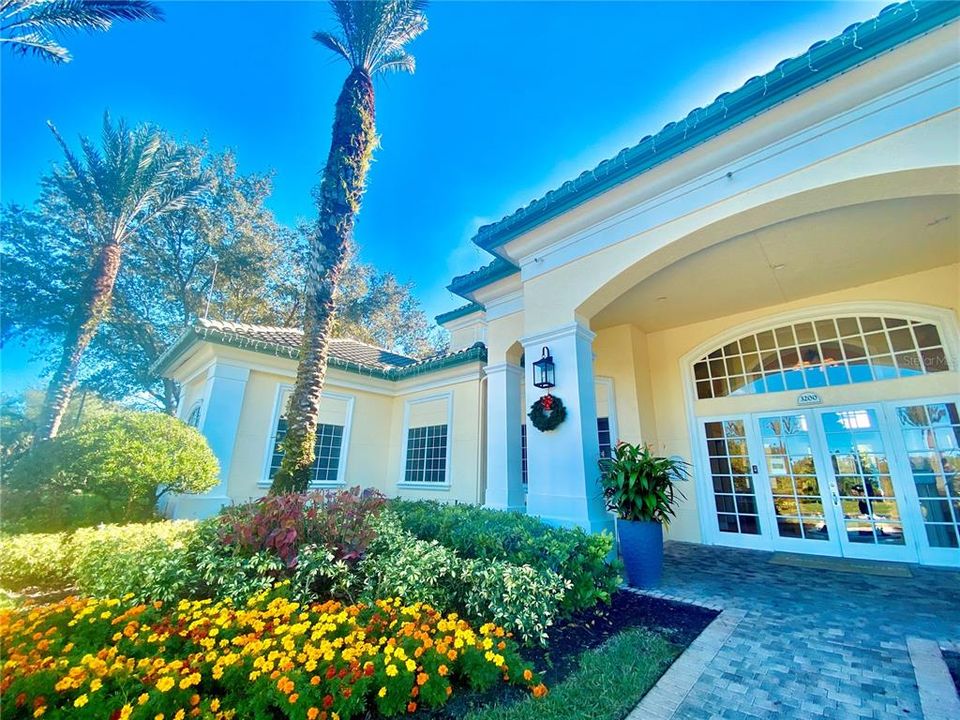 Activo con contrato: $236,000 (4 camas, 2 baños, 1377 Pies cuadrados)