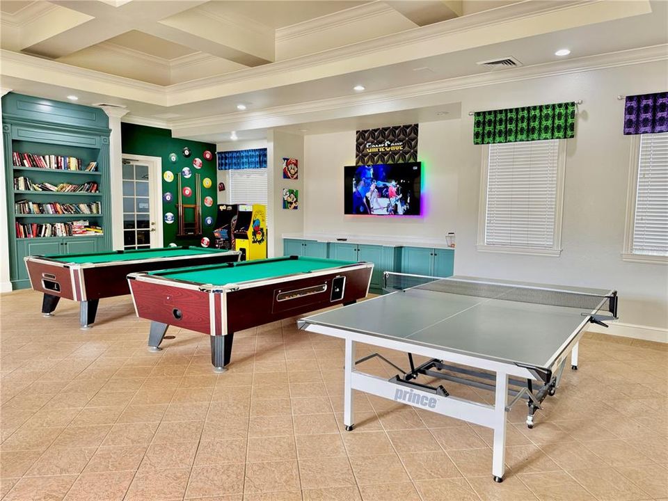 Activo con contrato: $236,000 (4 camas, 2 baños, 1377 Pies cuadrados)