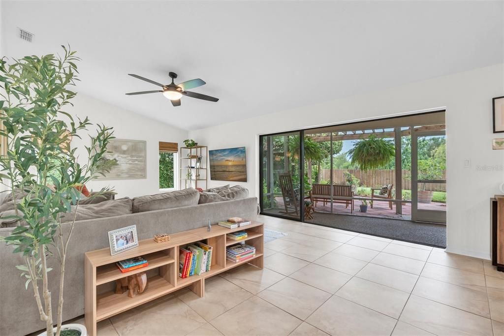 For Sale: $589,000 (3 beds, 2 baths, 1756 Square Feet)