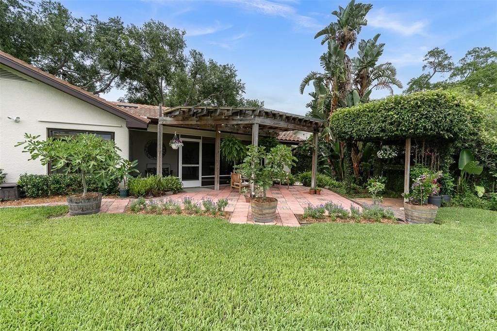 For Sale: $589,000 (3 beds, 2 baths, 1756 Square Feet)