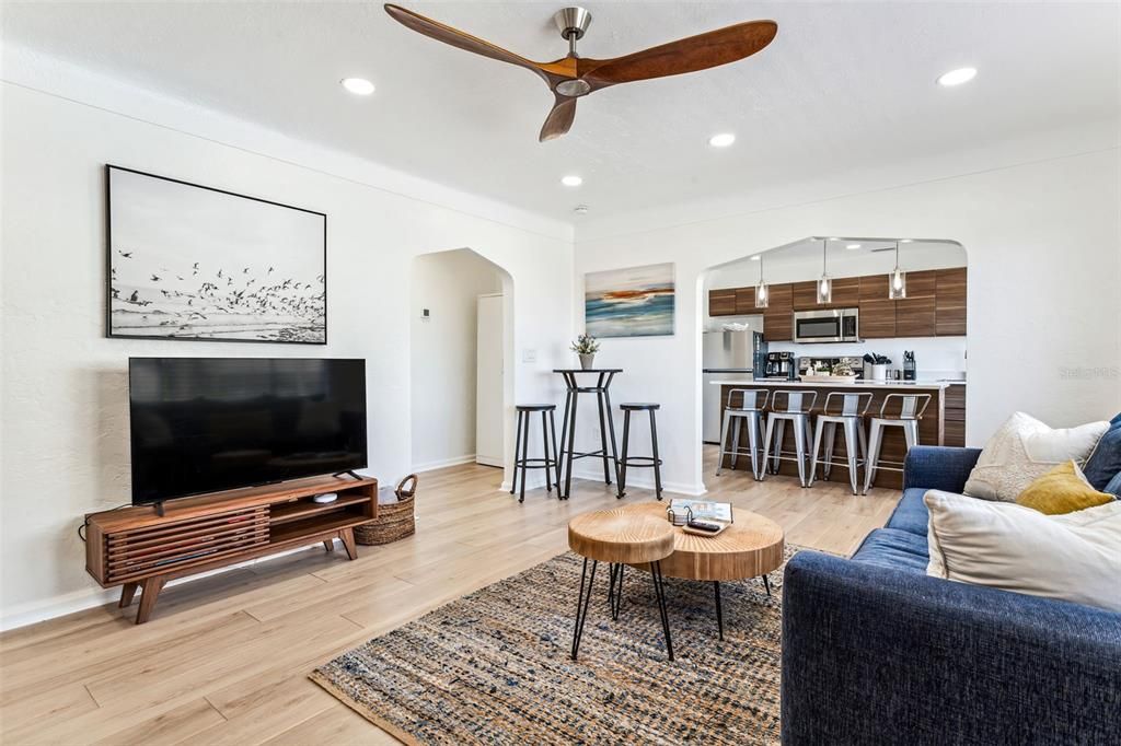 For Sale: $1,900,000 (7 beds, 0 baths, 2416 Square Feet)
