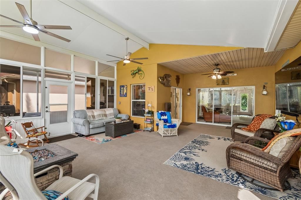 En Venta: $329,900 (2 camas, 2 baños, 1574 Pies cuadrados)