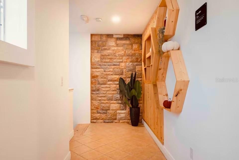 For Sale: $467,500 (3 beds, 3 baths, 2124 Square Feet)