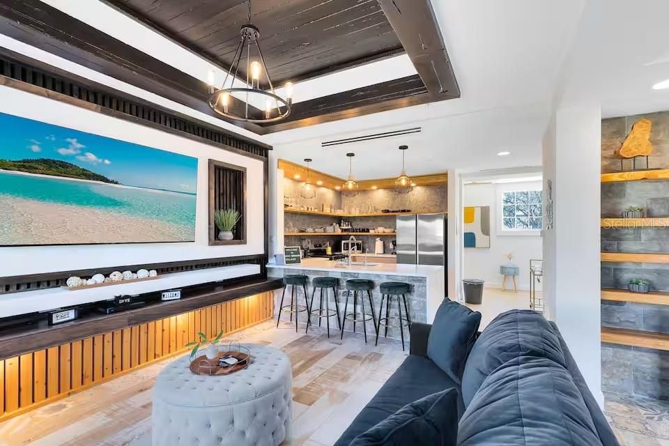 For Sale: $467,500 (3 beds, 3 baths, 2124 Square Feet)