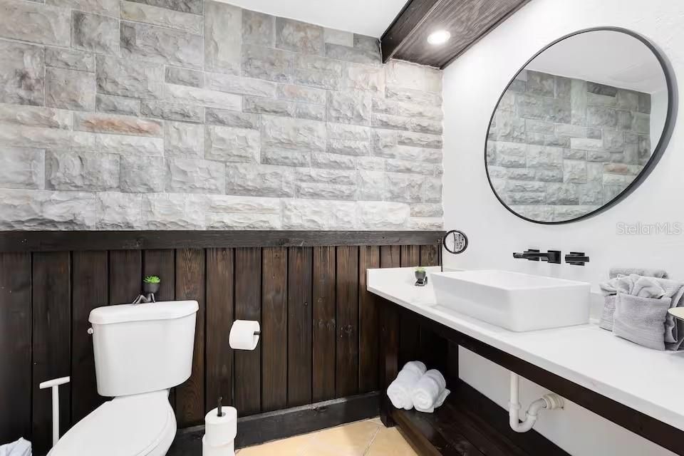 For Sale: $467,500 (3 beds, 3 baths, 2124 Square Feet)