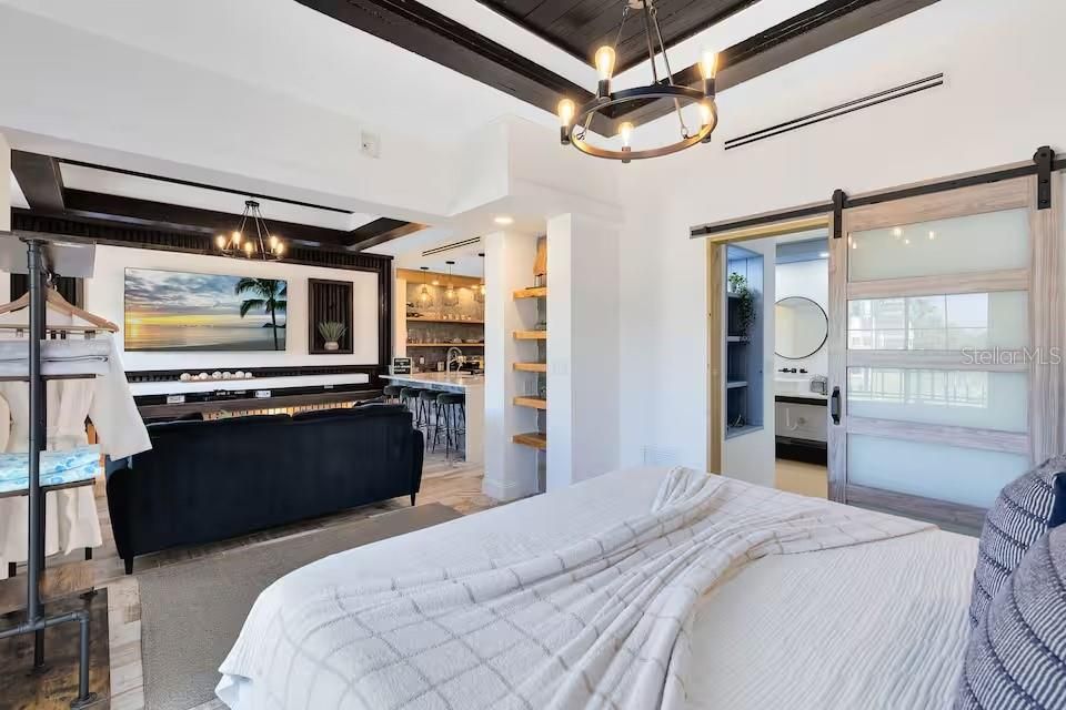 For Sale: $467,500 (3 beds, 3 baths, 2124 Square Feet)