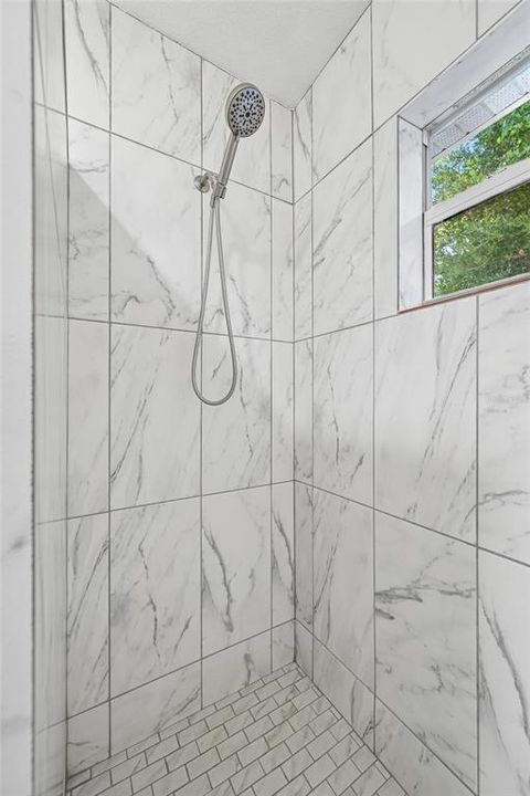 Activo con contrato: $450,000 (3 camas, 2 baños, 1728 Pies cuadrados)