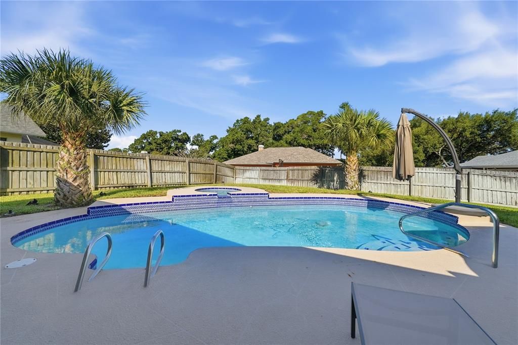 Active With Contract: $635,000 (3 beds, 2 baths, 1886 Square Feet)