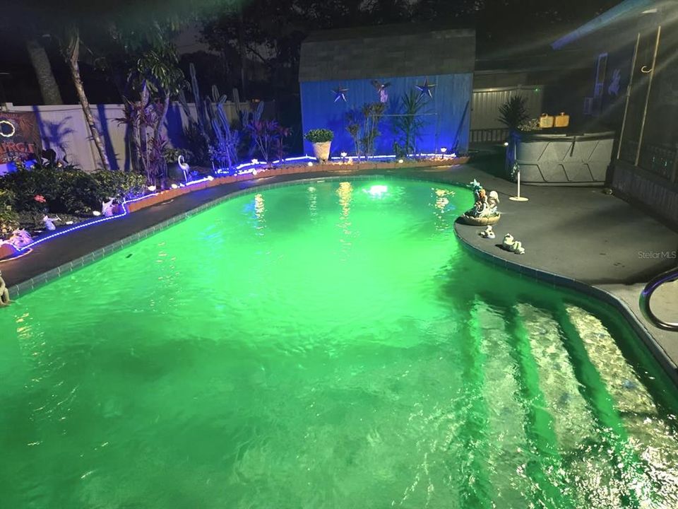 En Venta: $550,000 (2 camas, 2 baños, 1364 Pies cuadrados)