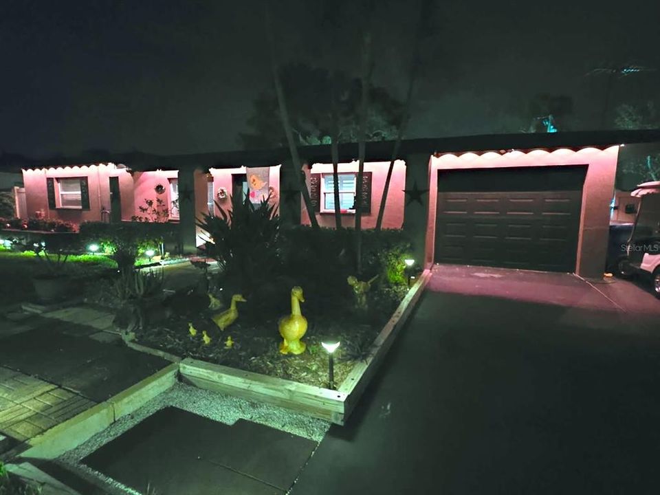 En Venta: $550,000 (2 camas, 2 baños, 1364 Pies cuadrados)