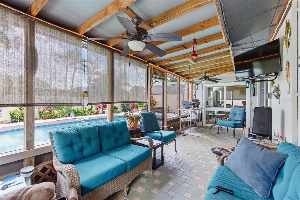 En Venta: $550,000 (2 camas, 2 baños, 1364 Pies cuadrados)