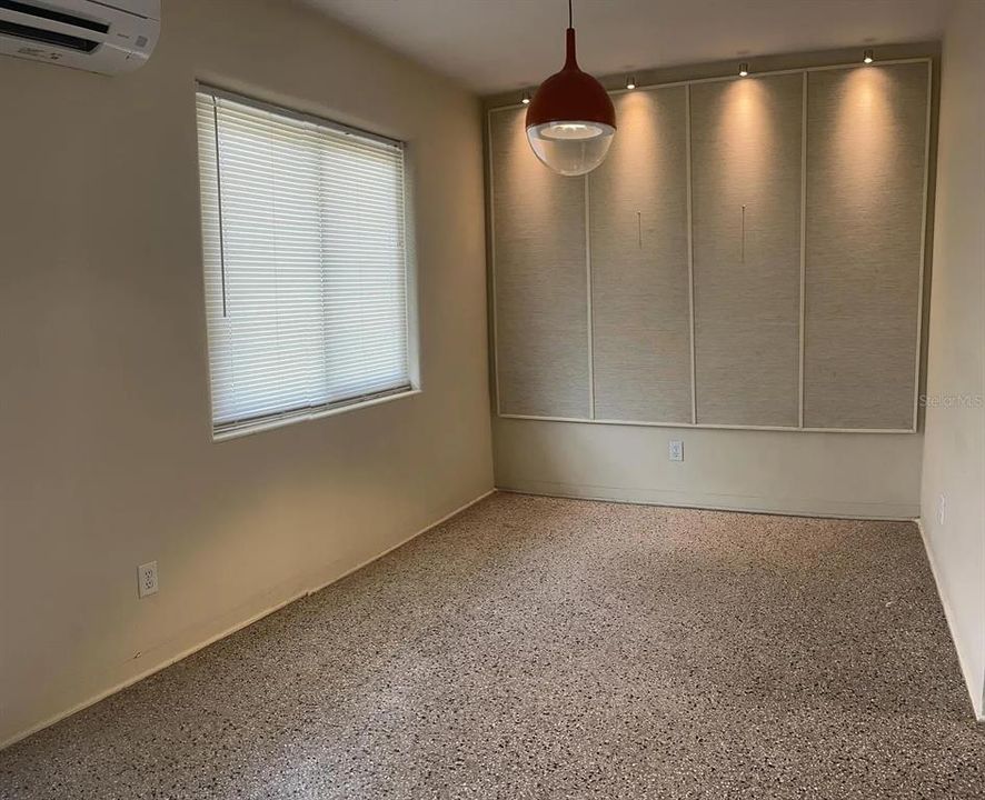 Activo con contrato: $235,000 (2 camas, 1 baños, 1462 Pies cuadrados)