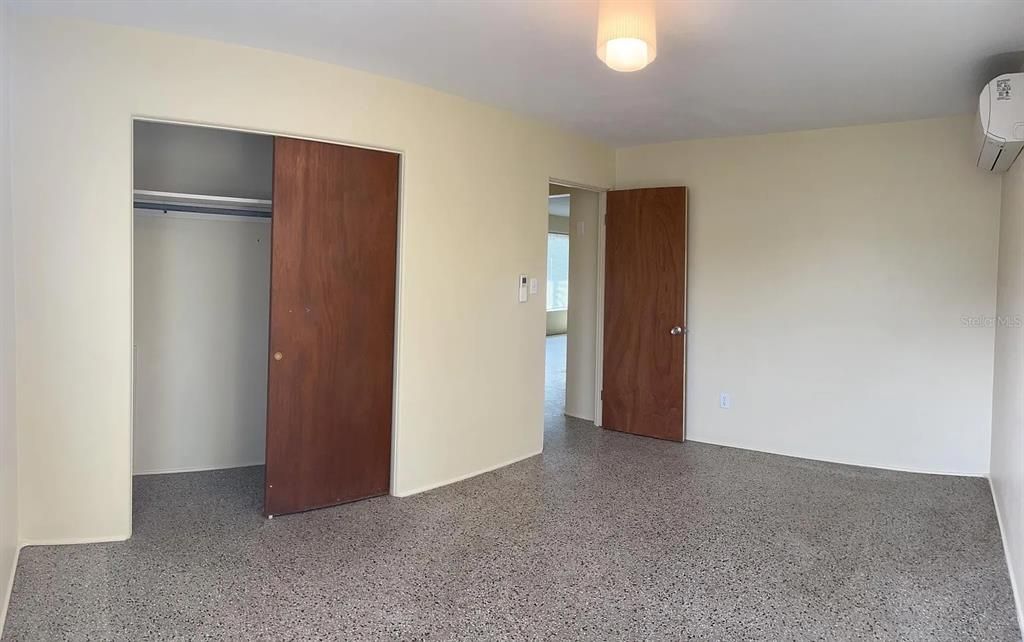 Activo con contrato: $235,000 (2 camas, 1 baños, 1462 Pies cuadrados)