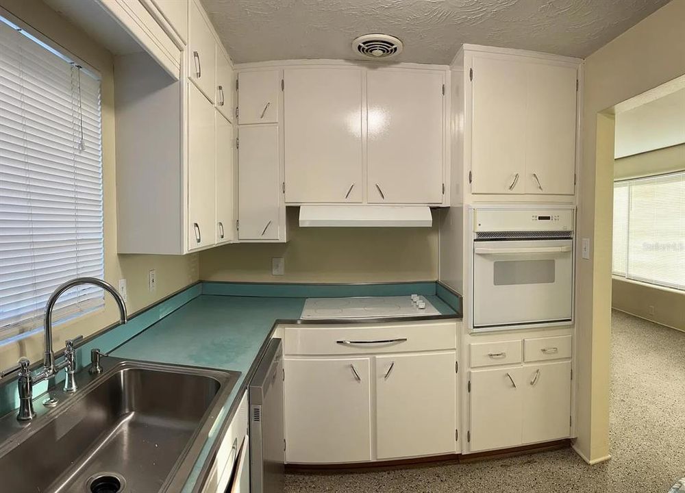 Activo con contrato: $235,000 (2 camas, 1 baños, 1462 Pies cuadrados)