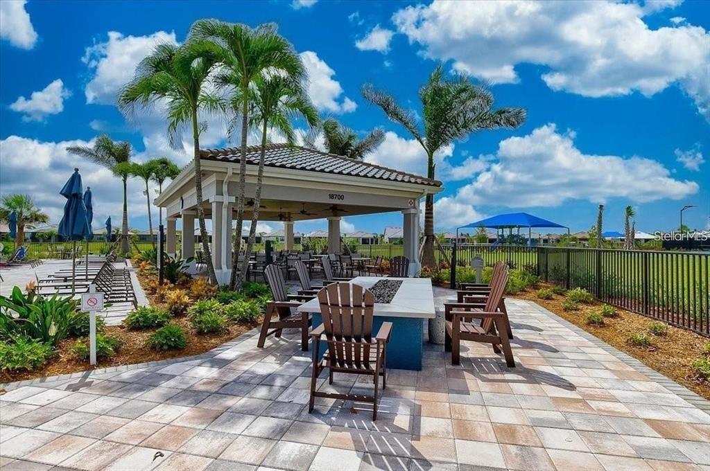 For Sale: $419,900 (2 beds, 2 baths, 1608 Square Feet)