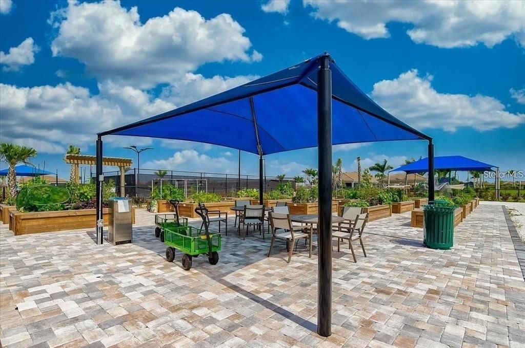 For Sale: $419,900 (2 beds, 2 baths, 1608 Square Feet)