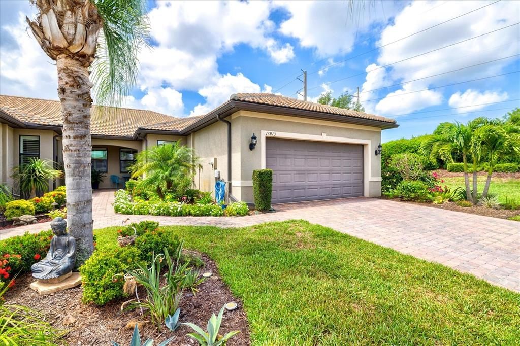 For Sale: $419,900 (2 beds, 2 baths, 1608 Square Feet)