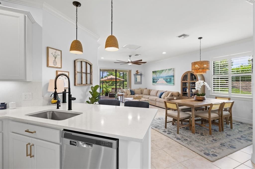 For Sale: $419,900 (2 beds, 2 baths, 1608 Square Feet)