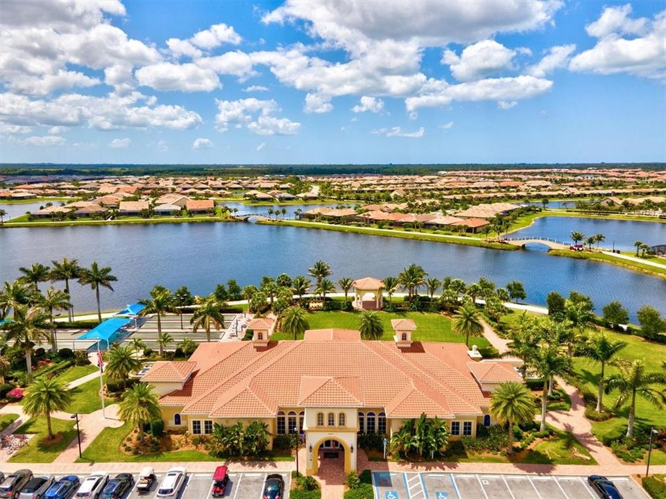 For Sale: $419,900 (2 beds, 2 baths, 1608 Square Feet)