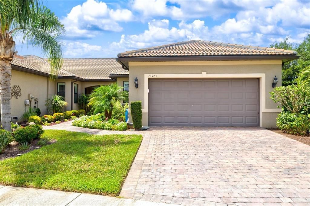 For Sale: $419,900 (2 beds, 2 baths, 1608 Square Feet)