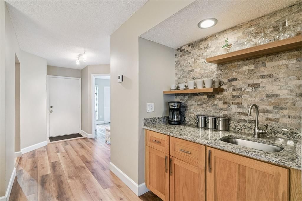 For Sale: $240,000 (2 beds, 2 baths, 1026 Square Feet)