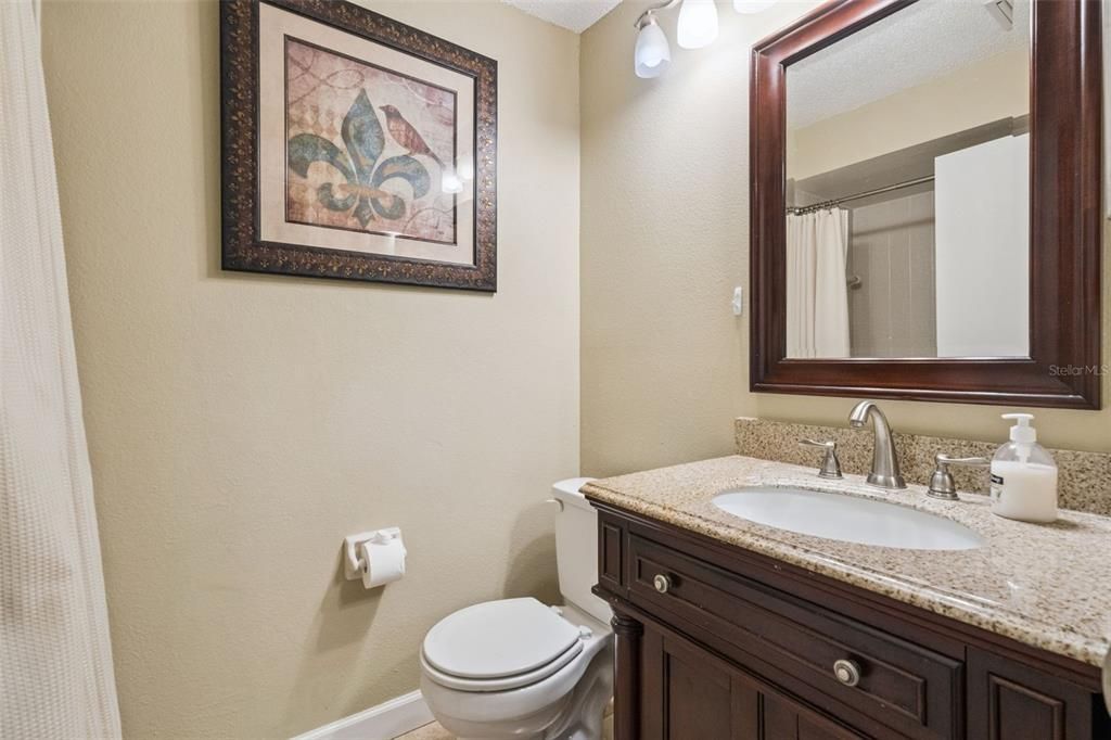 For Sale: $240,000 (2 beds, 2 baths, 1026 Square Feet)