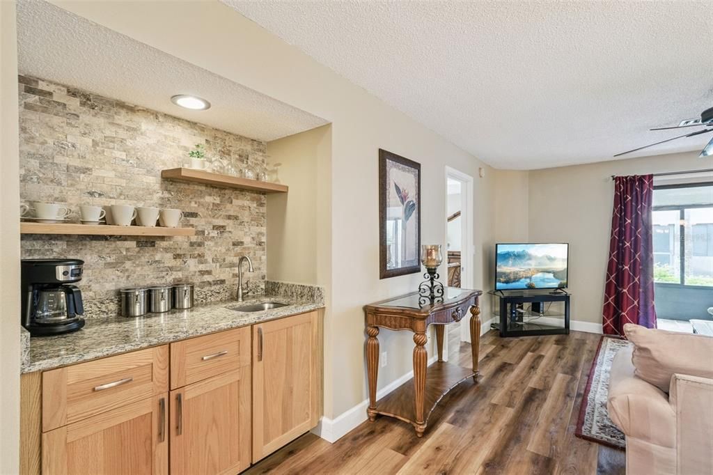 For Sale: $240,000 (2 beds, 2 baths, 1026 Square Feet)