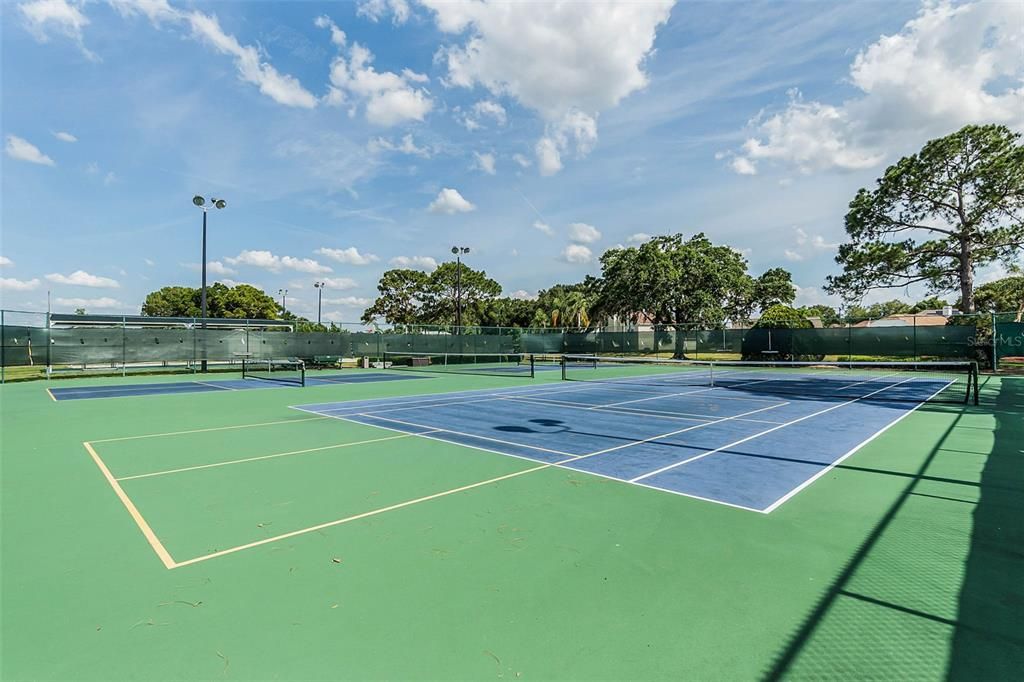 For Sale: $240,000 (2 beds, 2 baths, 1026 Square Feet)