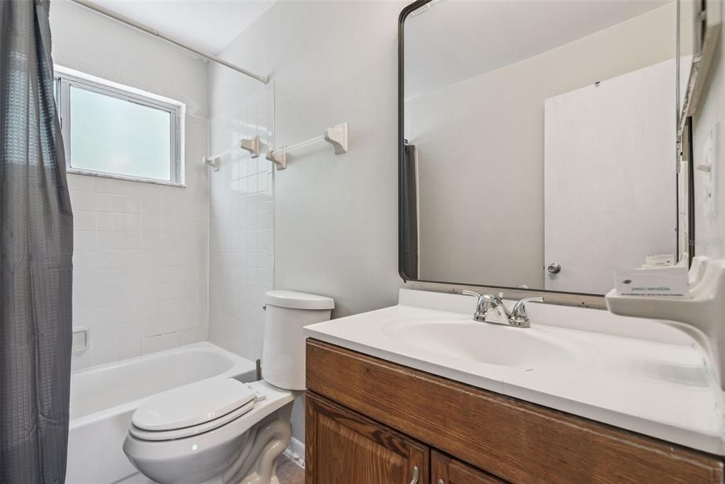 Activo con contrato: $129,000 (2 camas, 2 baños, 1008 Pies cuadrados)