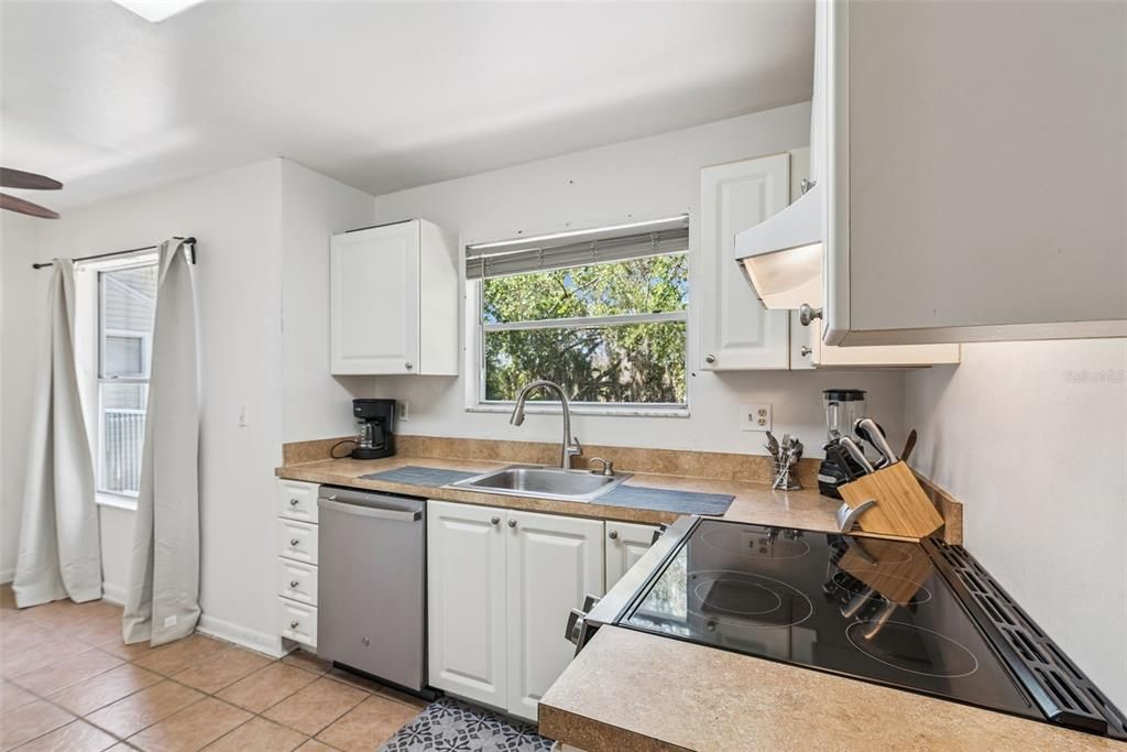 Activo con contrato: $129,000 (2 camas, 2 baños, 1008 Pies cuadrados)