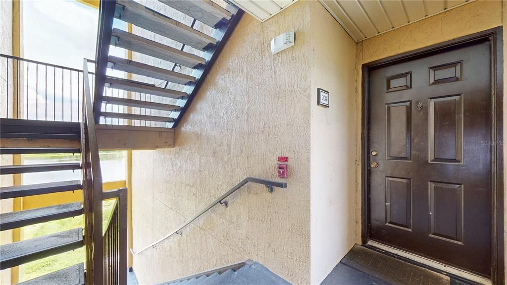 На продажу: $225,000 (2 спален, 2 ванн, 1003 Квадратных фут)
