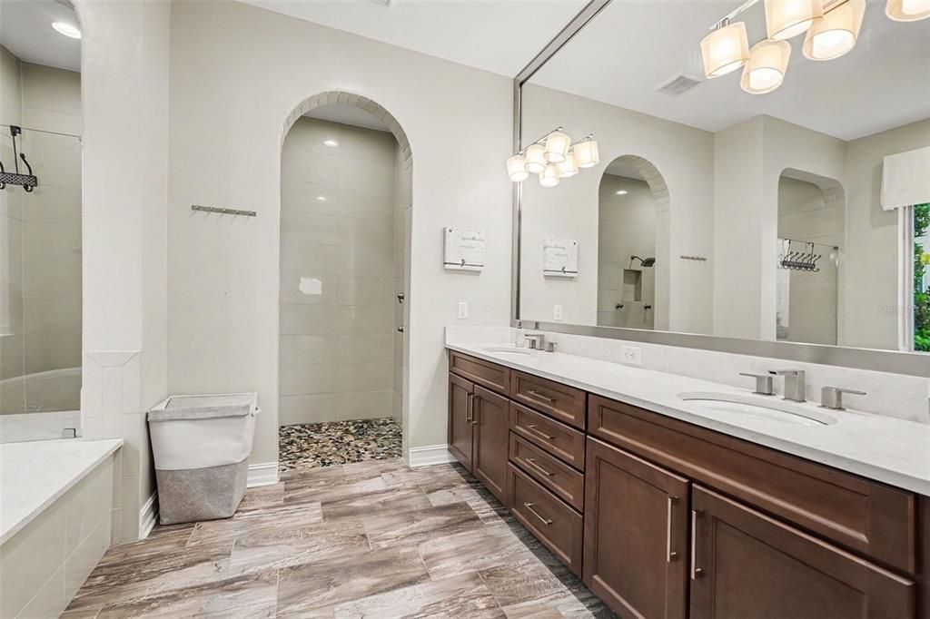 For Rent: $7,500 (4 beds, 3 baths, 3993 Square Feet)