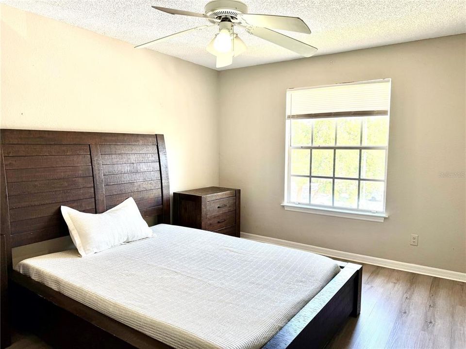 For Sale: $130,000 (1 beds, 1 baths, 673 Square Feet)