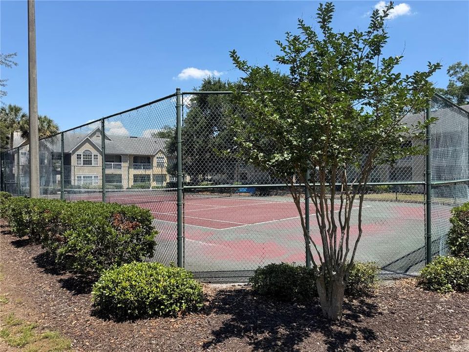 For Sale: $130,000 (1 beds, 1 baths, 673 Square Feet)