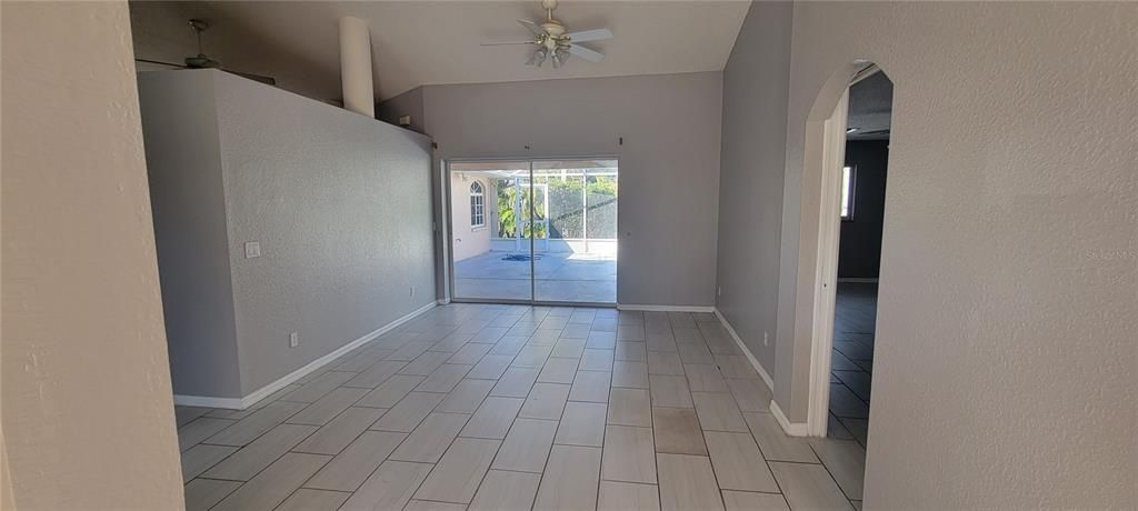 En Venta: $345,000 (3 camas, 2 baños, 2036 Pies cuadrados)