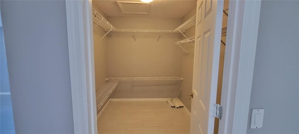 En Venta: $345,000 (3 camas, 2 baños, 2036 Pies cuadrados)