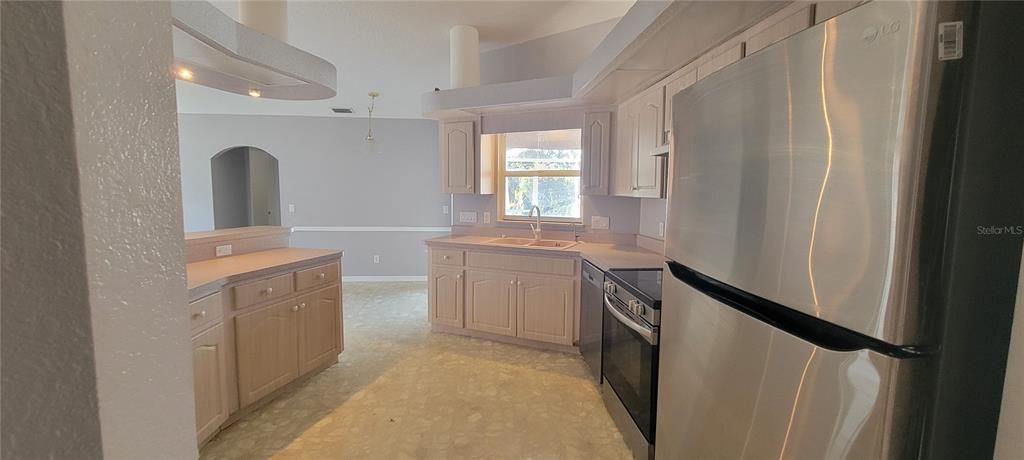 En Venta: $345,000 (3 camas, 2 baños, 2036 Pies cuadrados)