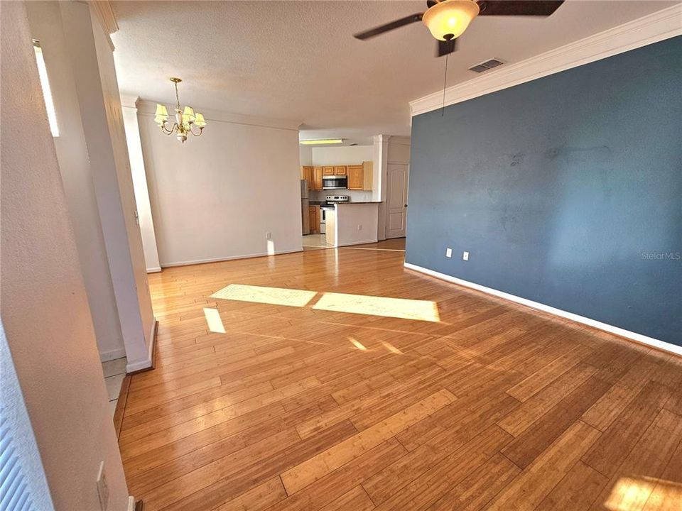 En Venta: $199,000 (3 camas, 2 baños, 1445 Pies cuadrados)