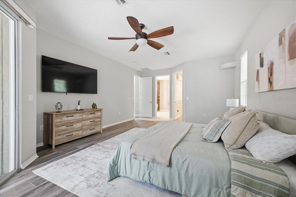 Activo con contrato: $699,000 (4 camas, 3 baños, 2888 Pies cuadrados)