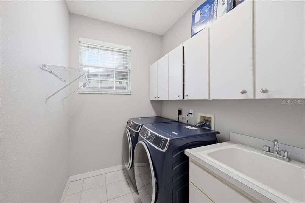Activo con contrato: $699,000 (4 camas, 3 baños, 2888 Pies cuadrados)