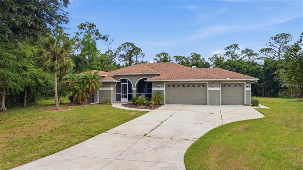 Activo con contrato: $699,000 (4 camas, 3 baños, 2888 Pies cuadrados)