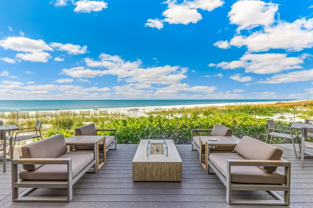 For Sale: $495,000 (1 beds, 1 baths, 686 Square Feet)
